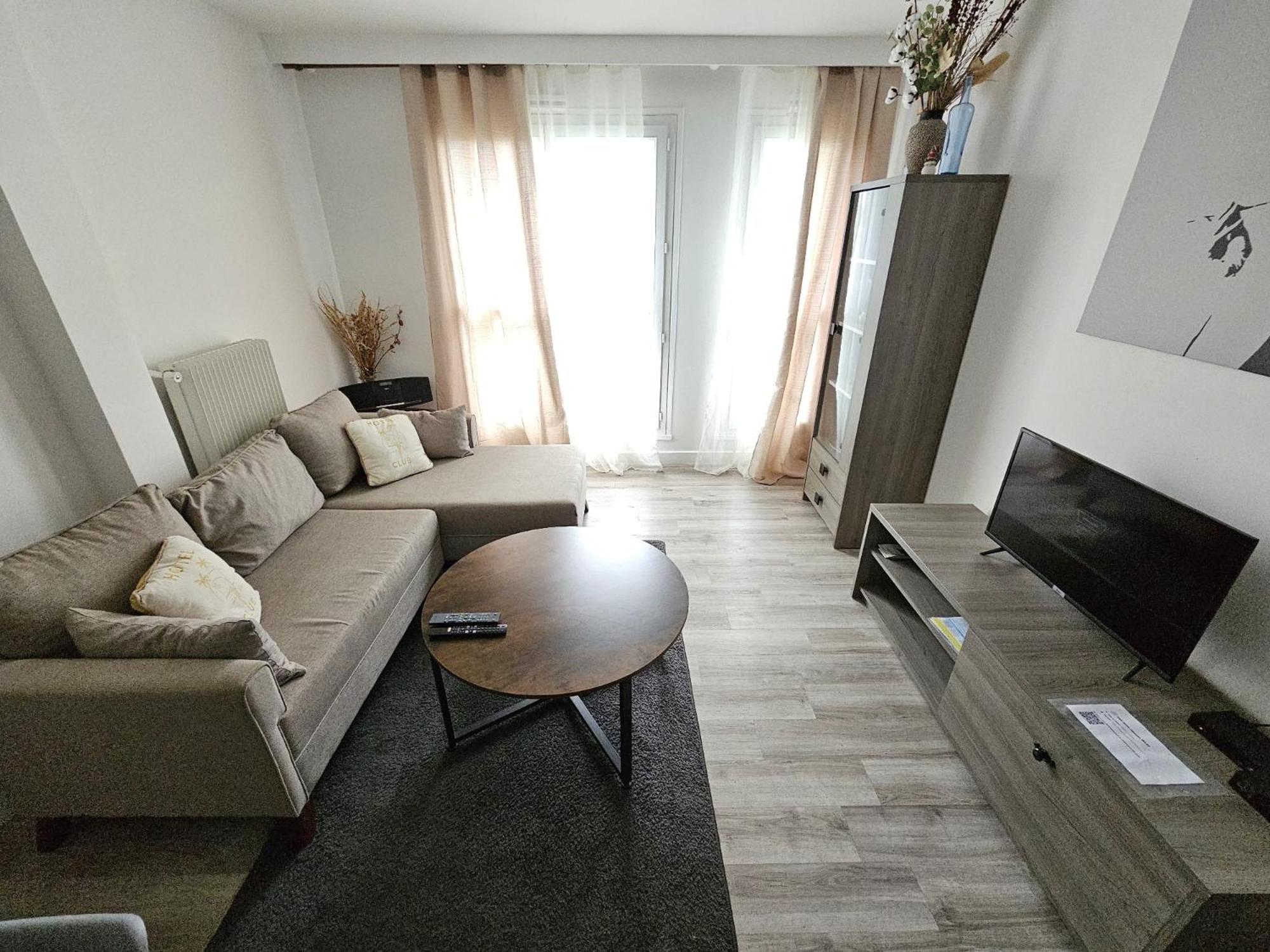 Charmant Pied-A-Terre Entre Paris Et Disneyland - Rer A Et E Apartment Villiers-sur-Marne Exterior photo